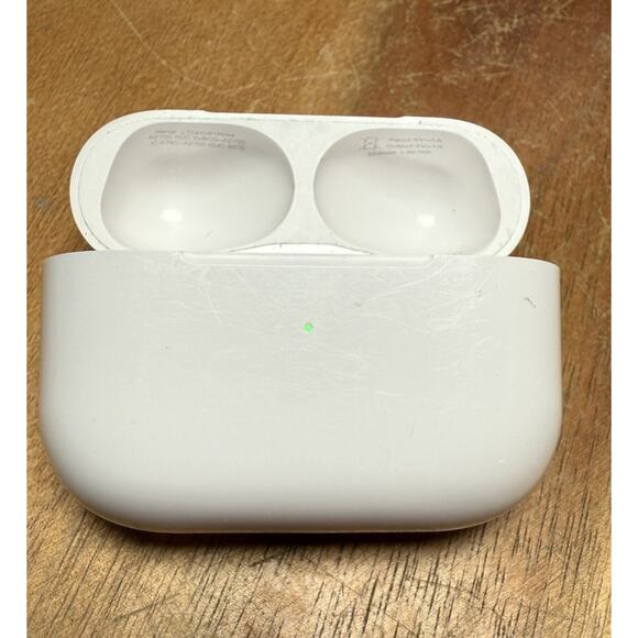 Replacement Apple Airpods Pro A2700 2nd Gen Charging Case W/box. USB- - Picture 1 of 6
